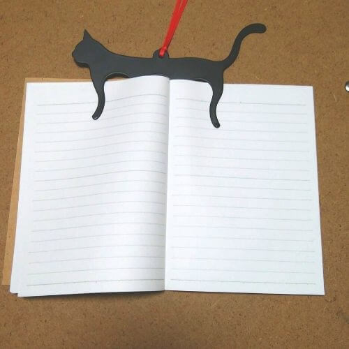 ダイソー　黒猫のページホルダー